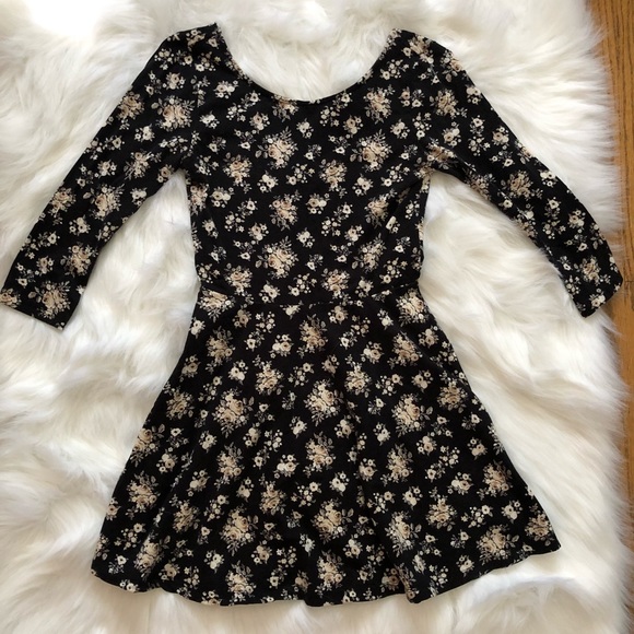 Forever 21 Dresses & Skirts - Floral mini skater dress